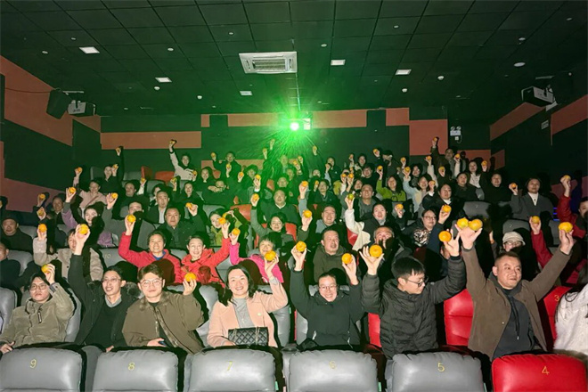 滚烫热血书写时代——昭阳区融媒体中心记者虎伶俐专访《白桔》作者沈力