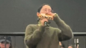 《得闲谨制》首映 刘敏涛感动落泪：肖战，真的给你点个赞！