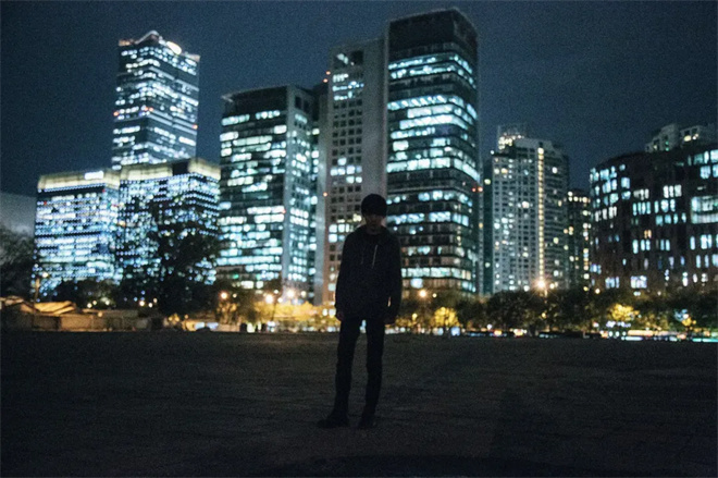 解析电影《比如父子》:开启虚拟城市的任意门