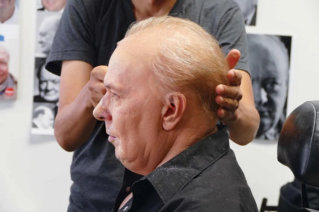 《得闲谨制》与《至暗时刻》:关于决断的两种叙事