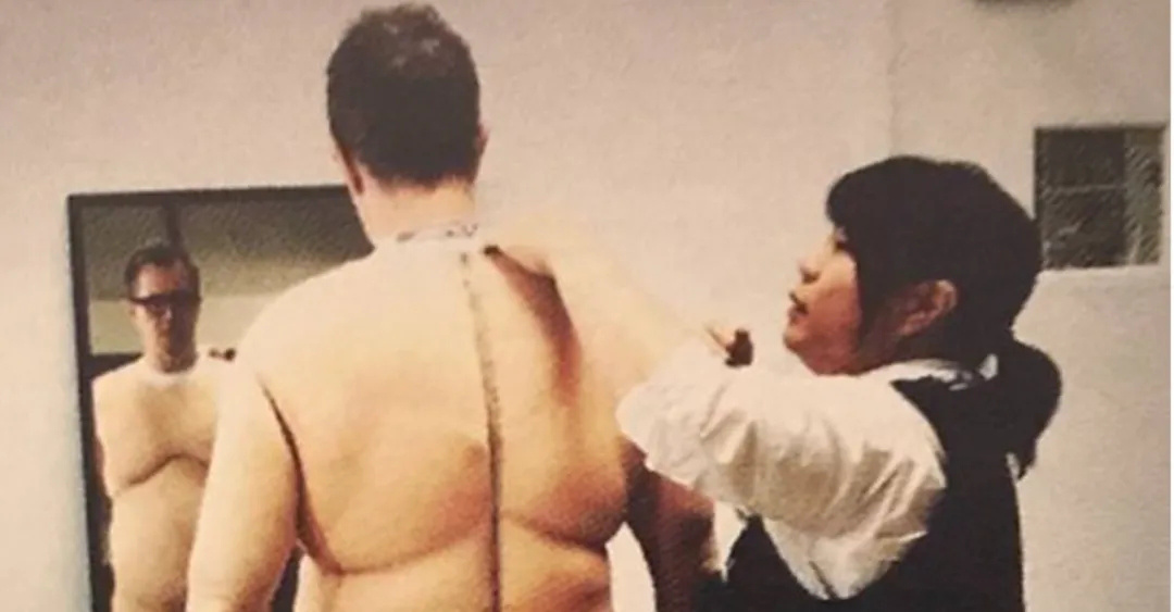 《得闲谨制》与《至暗时刻》:关于决断的两种叙事