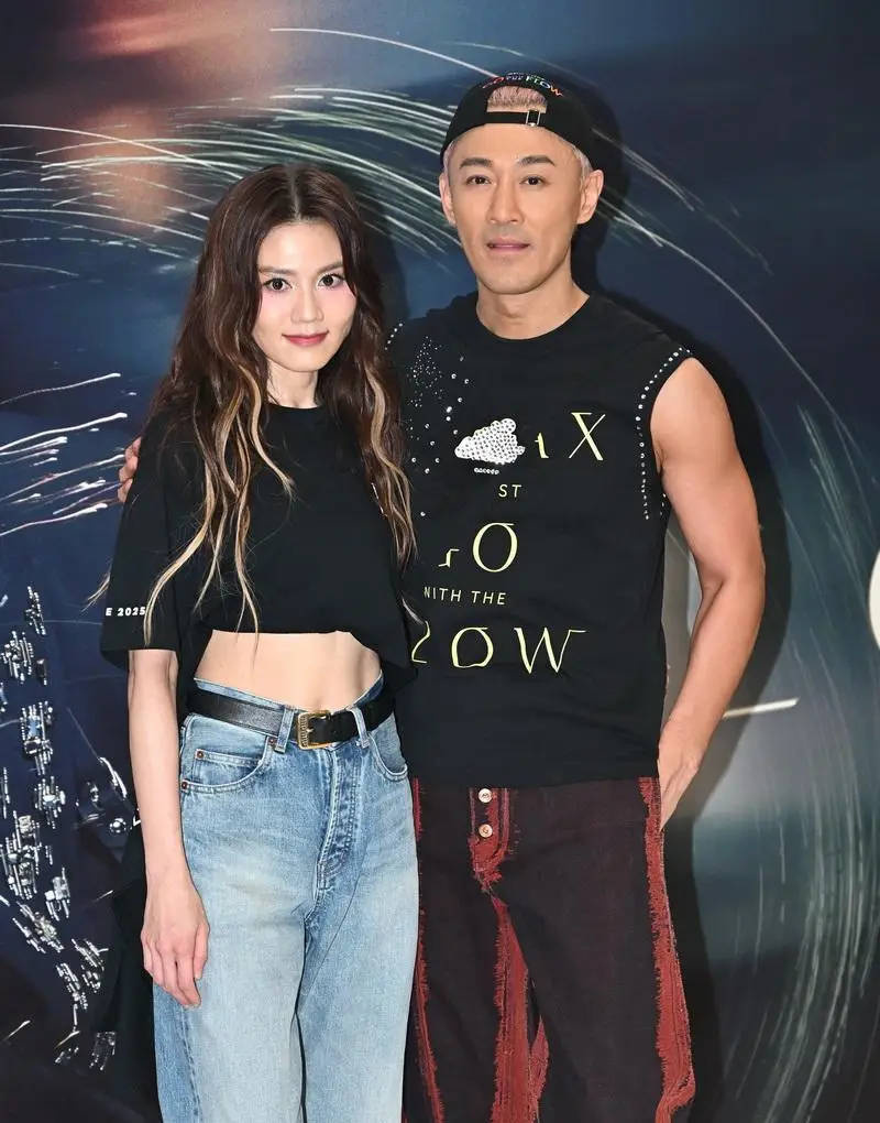林峯回应激舞表演：老婆深知我专业，无需报备，还安排女儿避开