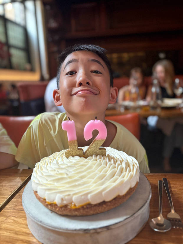 Jasper過12歲生日，心情大好。