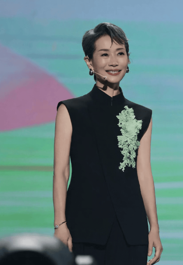 葉童笑容真摯。