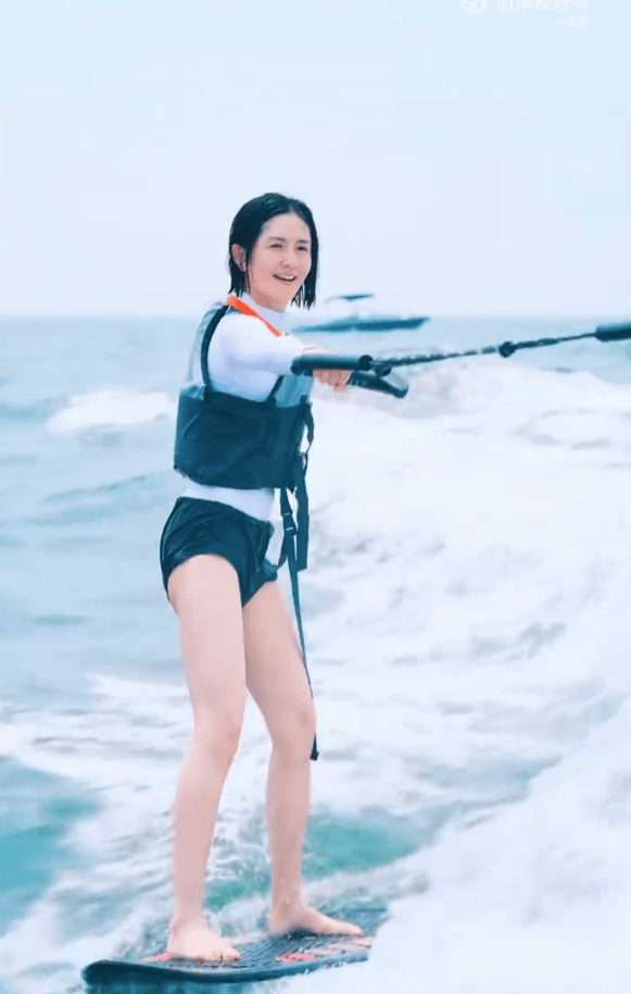謝娜顏值能打。