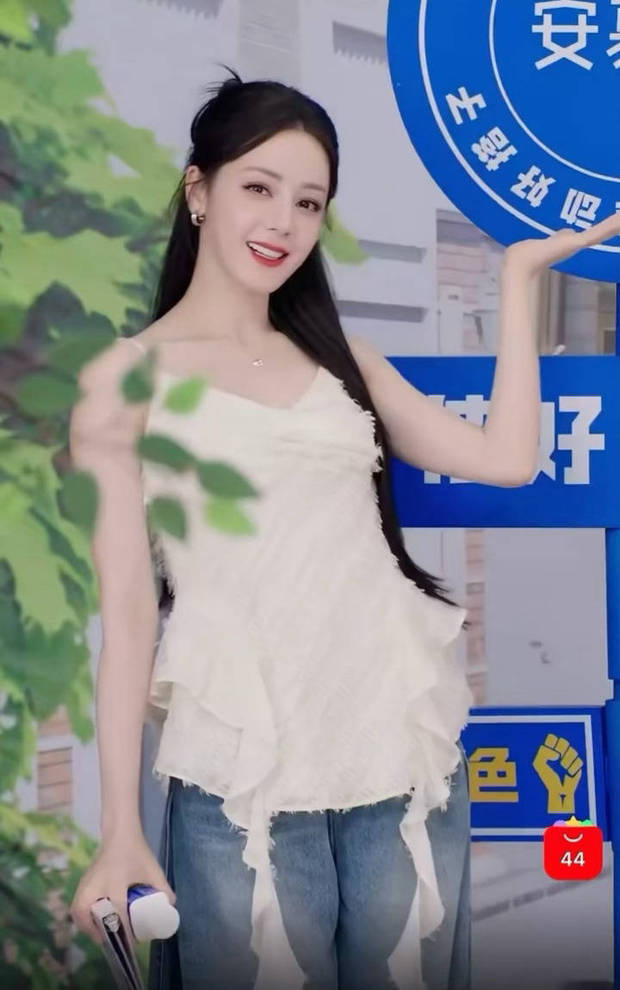 熱巴顏值能打。
