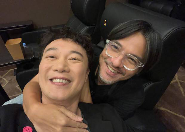 陳奕迅和馮德倫自拍。