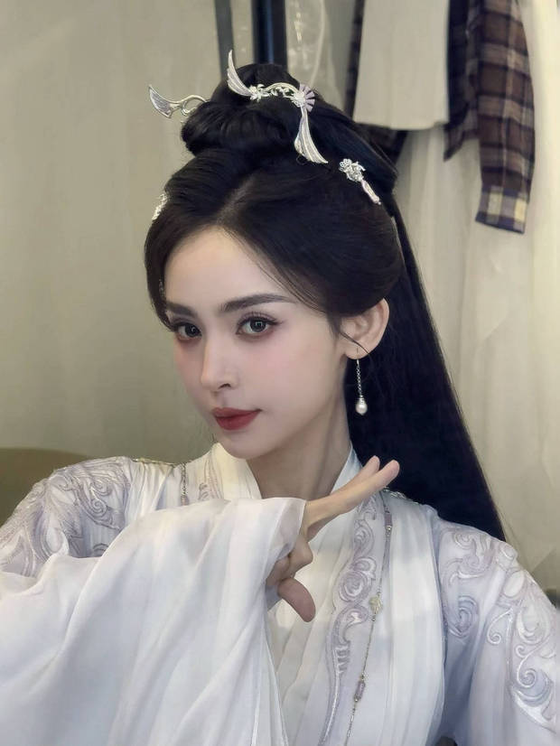 娜扎秒變古風少女，狀態(tài)在線。