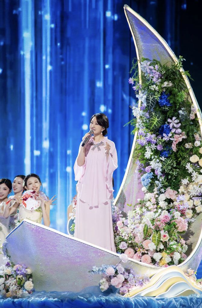 以山水為景，邀皓月作伴！《2025湖南衛(wèi)視芒果TV藍(lán)月亮中秋之夜》今晚7:30全球首播