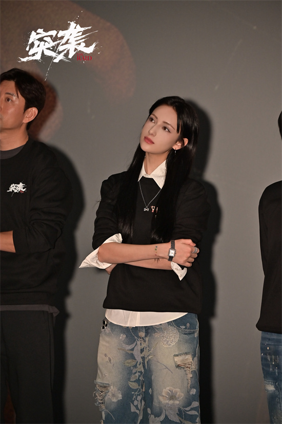 电影《突袭》首映 以女性视角展现真实缉毒战场