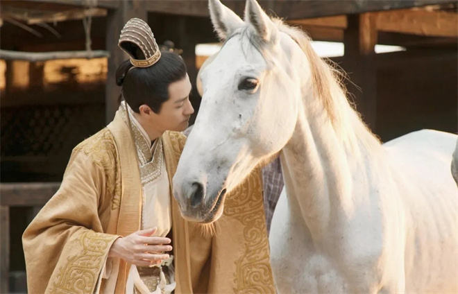 对话·杨玏 | 首次跨界新身份，他的新片够疯！