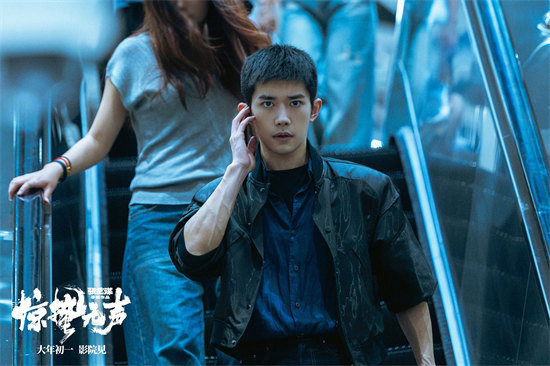 《惊蛰无声》曝预告 易烊千玺朱一龙宋佳暗中博弈