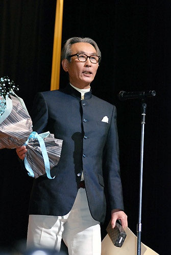 笑福亭鹤平斩获影帝自信来年赶超本木雅红