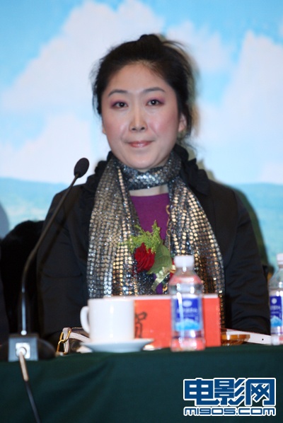 《心灵的责任》开机 谢芳现场飙歌曝拖残腿出演