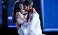 吳彥祖宣傳《如夢(mèng)》遭“強(qiáng)抱” 婚后亮相大秀婚戒
