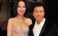 威尼斯红毯明星斗艳 甄子丹搂爱妻众人前大秀恩爱