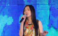 女歌手万芳现场深情演唱歌曲《教我如何不想她》