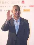 張國立亮相紅毯笑容可掬