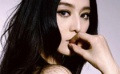 范冰冰扮孕婦仍舊歡蹦亂跳 向陳凱歌申請?jiān)黾討蚍? title=