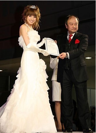 板野友美结婚图片